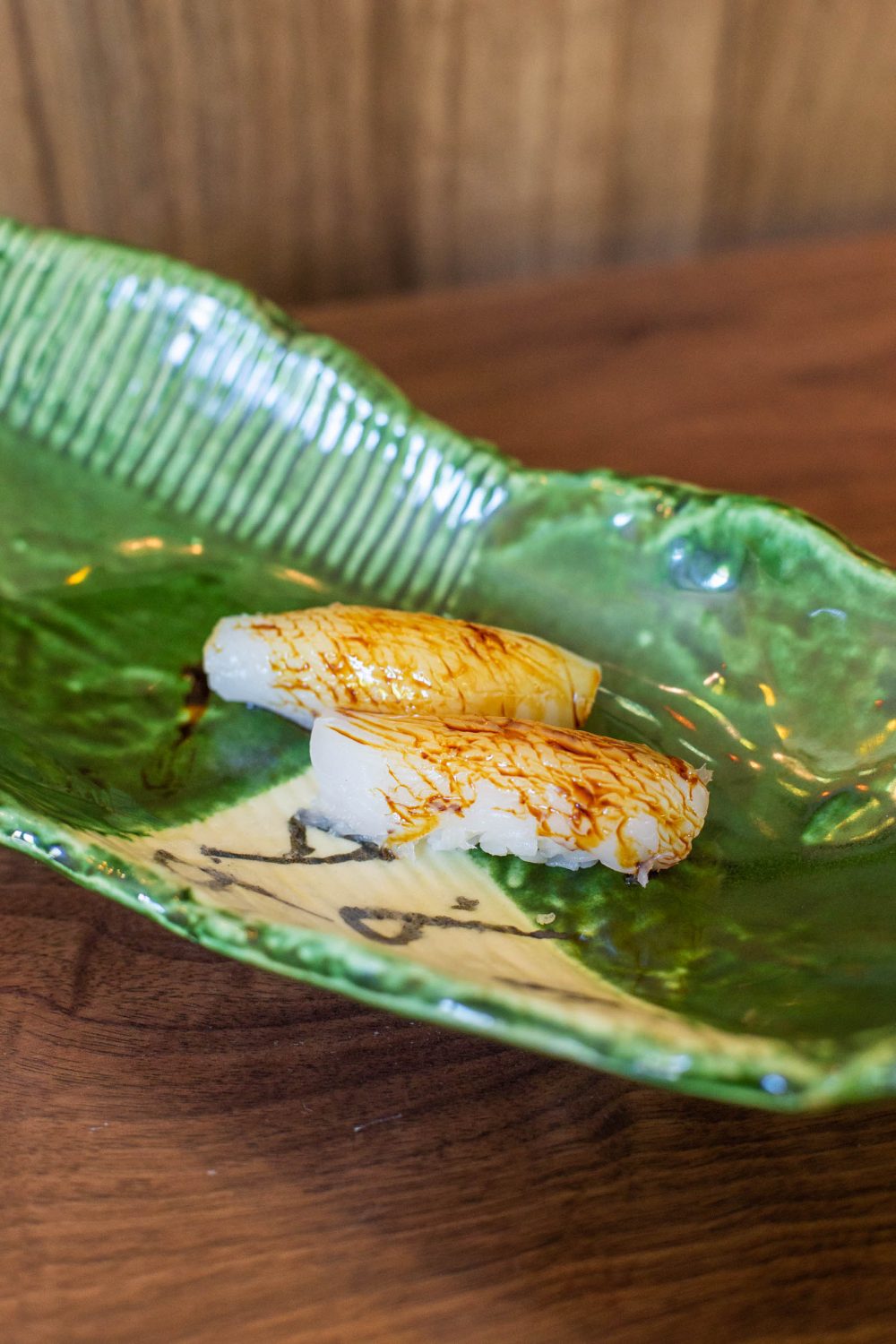 nigiri-calamar-dos-texturas-sushi-kintsugi-barcelona-BCN-Foodie-Guide