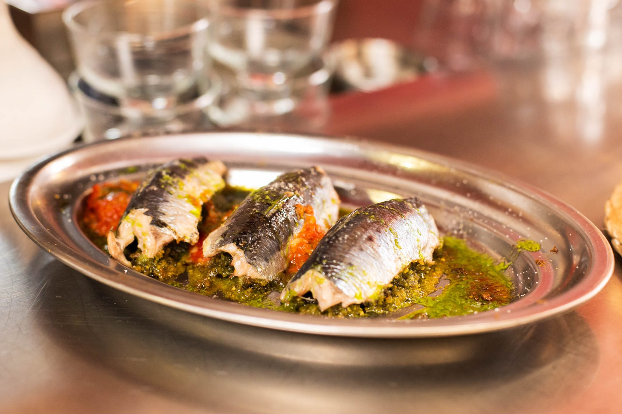 sardina-rellena-picada-hermos-alexis-peñalver-mercat-llibertat-bcn-foodie-guide