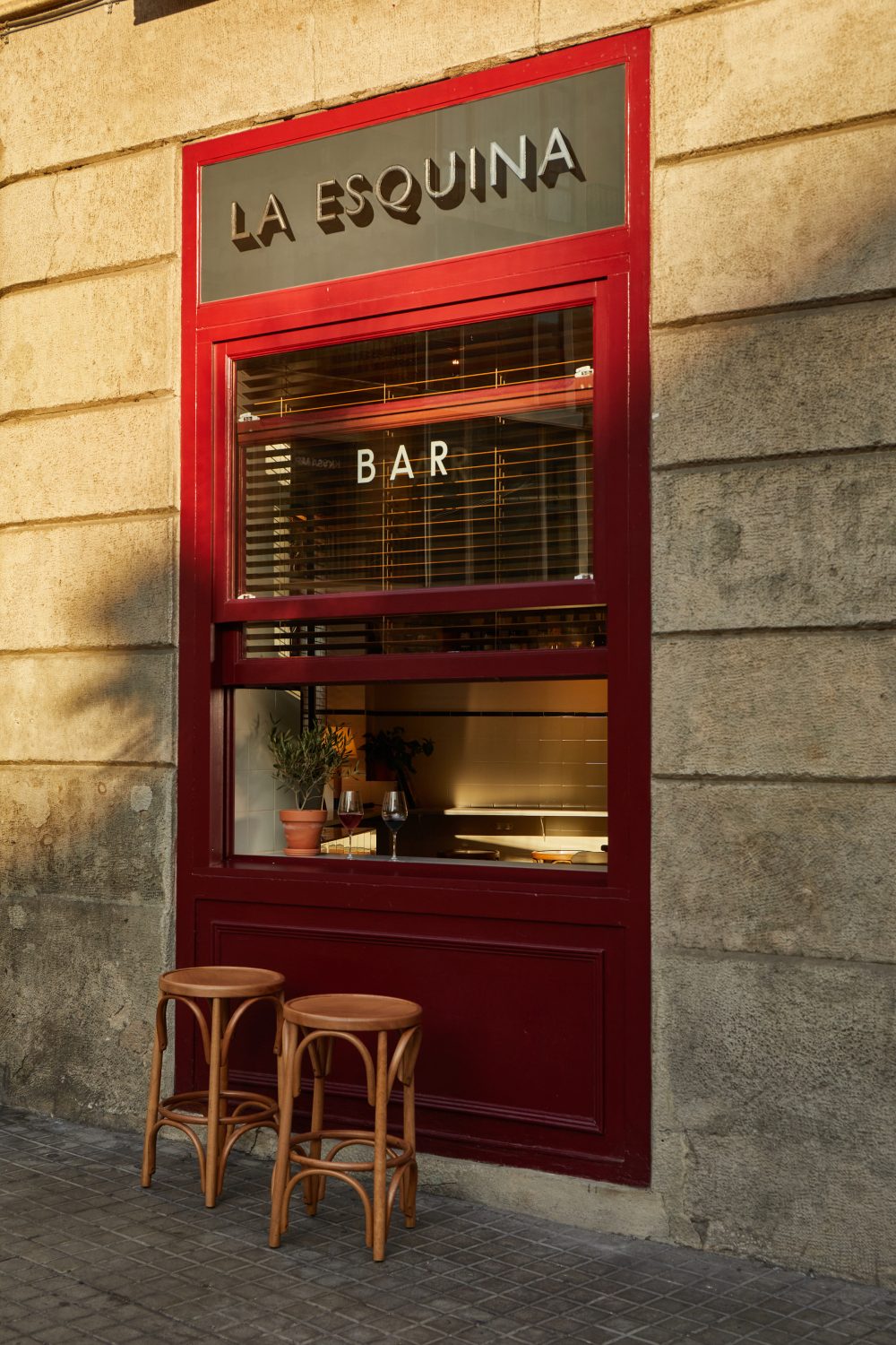 entrada_bar_la_esquina_barcelona_BCN_Foodie_Guide